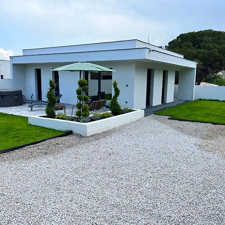 Villa Valentin 2 Chambres Avec Jardin A Calvi Calvi  Kültér fotó